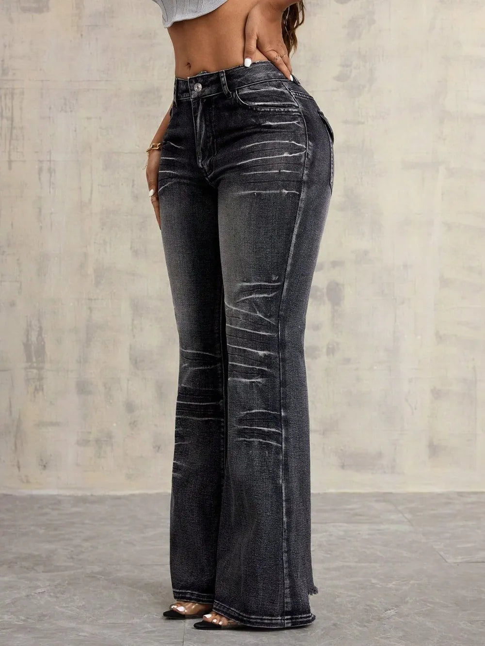 Jeans retro acampanados tiro alto