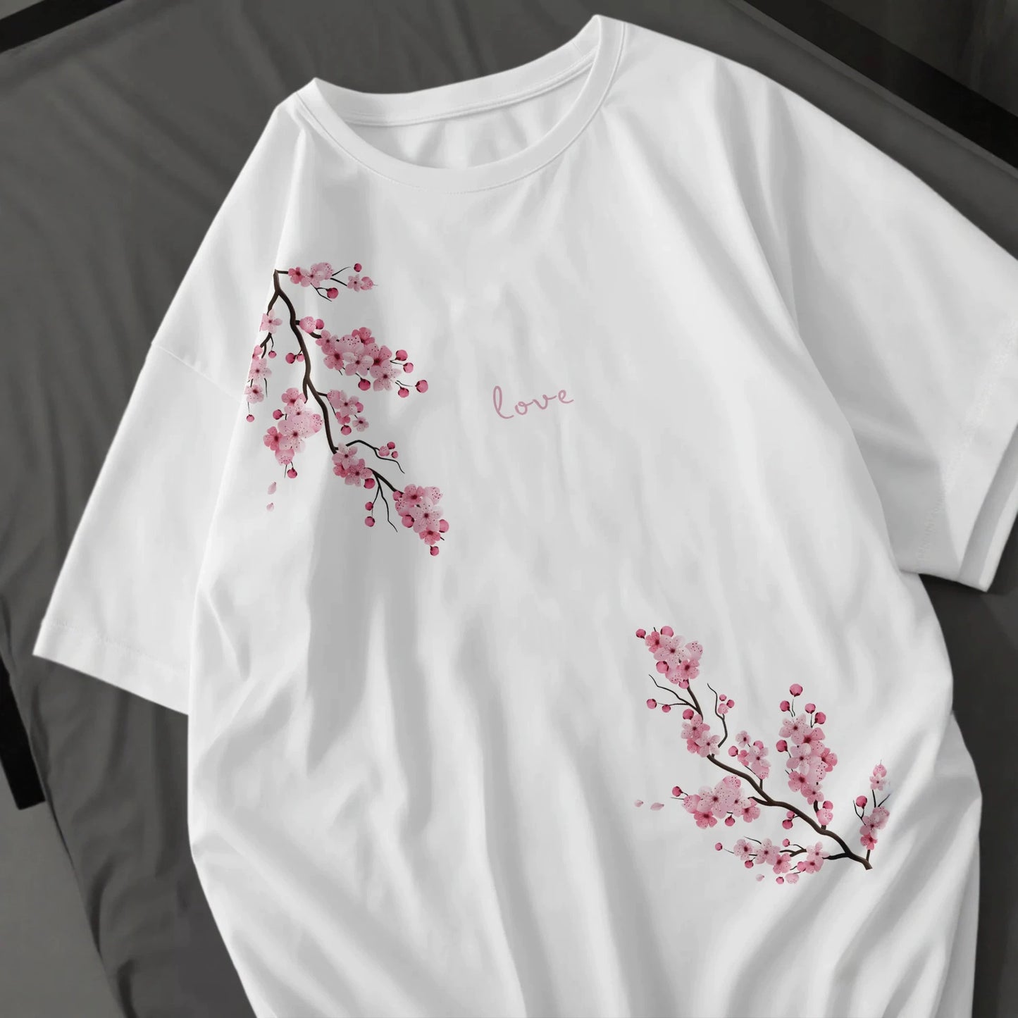 Camiseta holgada con estampado sakura