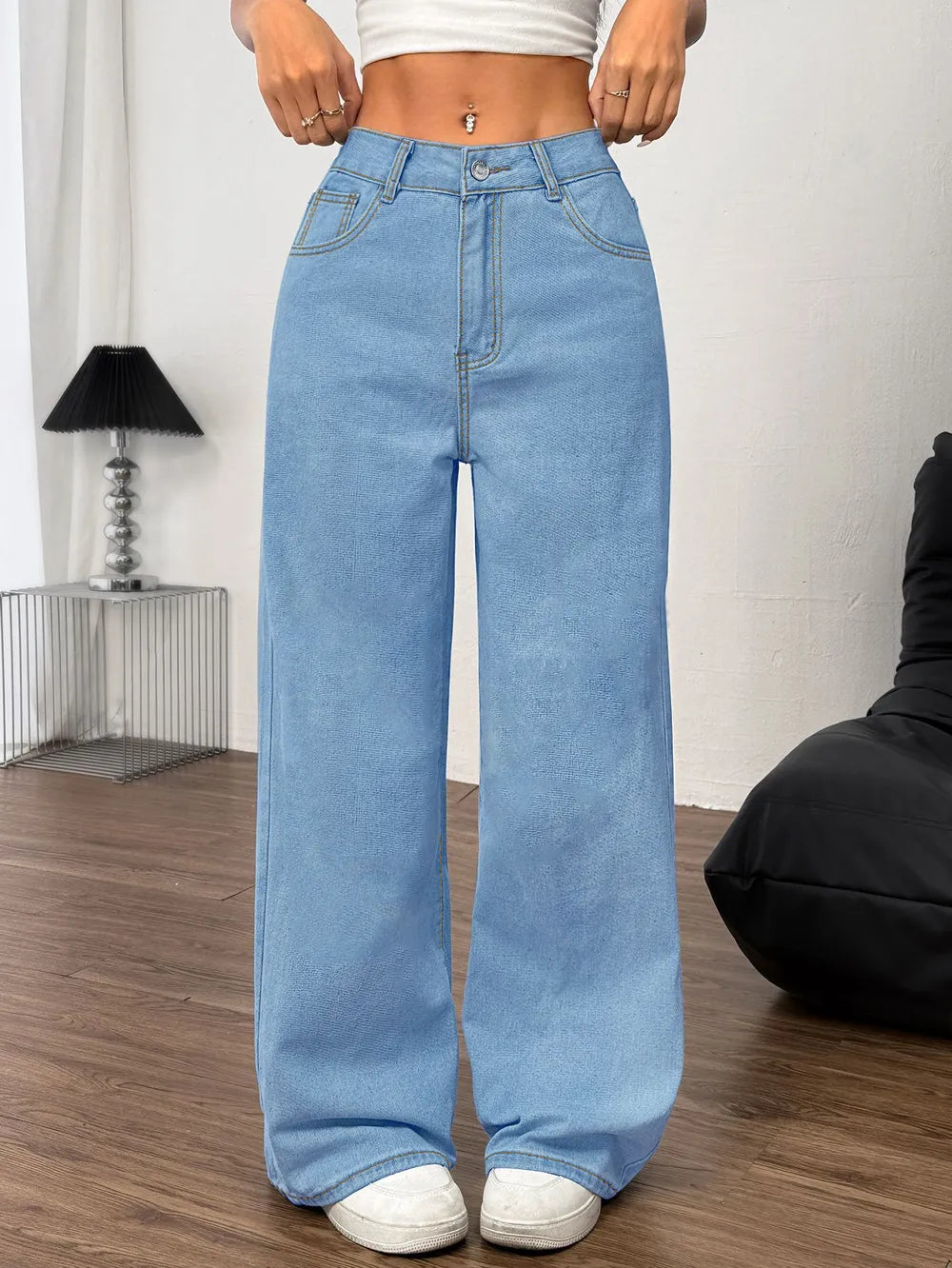 Jeans wide leg con lazos traseros